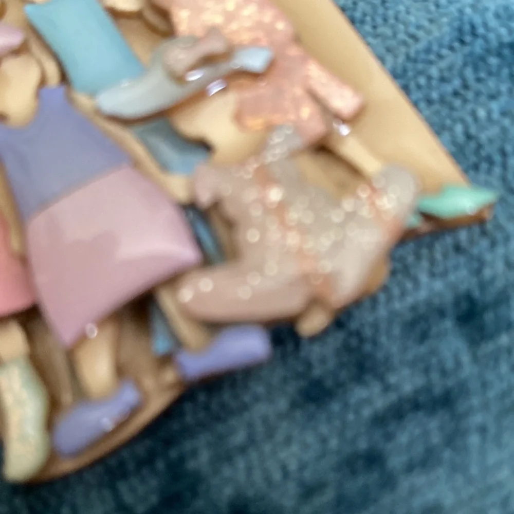 Lucinda people pin